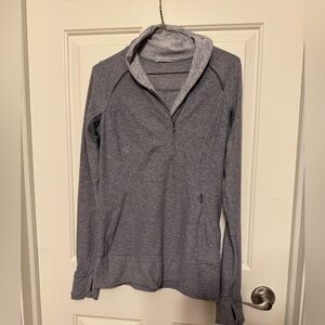 Lululemon Gray Quarter Pull Over Top Sz 8 according to sticker in pocket